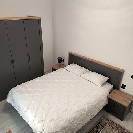 Apartment Park Lake Cluj-Napoca Esterno foto